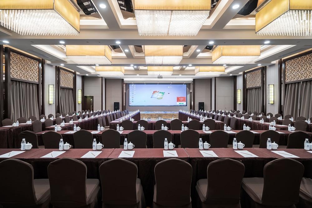 Minshan Lhasa Grand Hotel Chengdu Exterior photo
