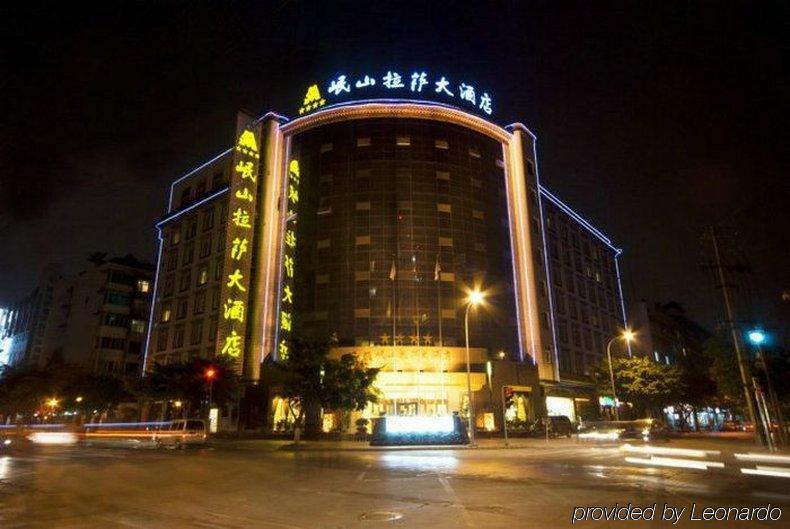 Minshan Lhasa Grand Hotel Chengdu Exterior photo